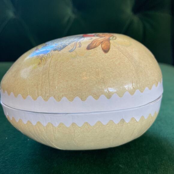 Vintage German Nestler Paper Mache Easter Egg 4.5X3 Candy Holder DANCING BUNNIES - Picture 4 of 10